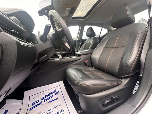 Used 2020 Nissan Altima 2.5 SR w/ Premium Package image 7