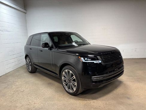 New 2026 Land Rover Range Rover SE image 4