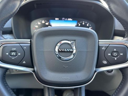 Used 2019 Volvo XC40 T5 Momentum AWD/4WD image 11
