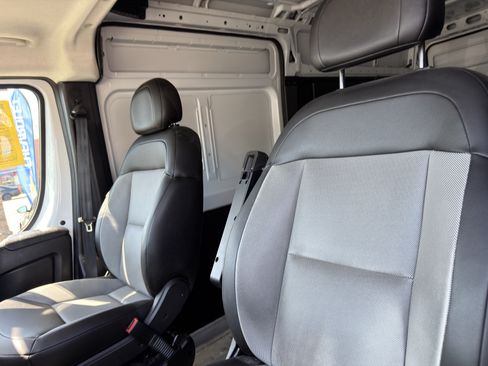 Used 2025 RAM ProMaster 2500 w/ Convenience Group FWD image 26