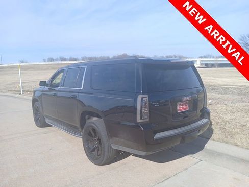 Used 2017 GMC Yukon XL SLE w/ Convenience Package image 5