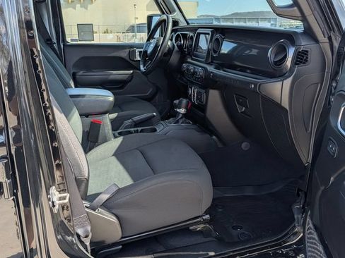 Used 2022 Jeep Wrangler Unlimited Sport AWD/4WD image 9