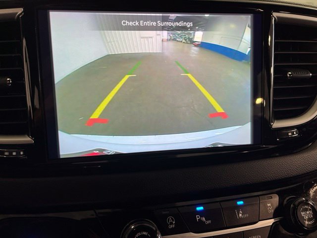 Used 2025 Chrysler Pacifica Select FWD image 27