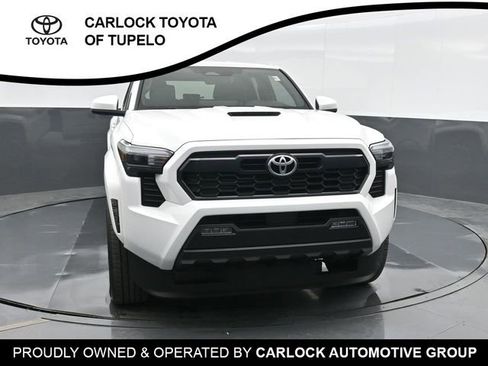 Used 2025 Toyota Tacoma TRD Sport image 6