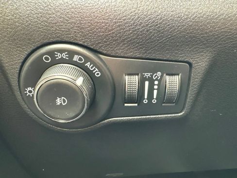 Used 2022 Jeep Compass Limited w/ Elite Group AWD/4WD image 34