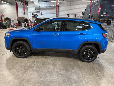 New 2026 Jeep Compass Latitude image 22