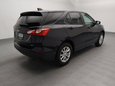 Used 2020 Chevrolet Equinox LS w/ LPO, Cargo Package AWD/4WD image 10