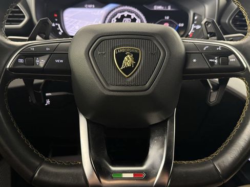Used 2019 Lamborghini Urus AWD/4WD image 17