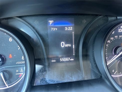 Used 2023 Toyota Camry SE image 19