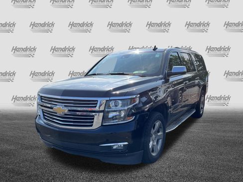 Used 2020 Chevrolet Suburban Premier AWD/4WD image 6