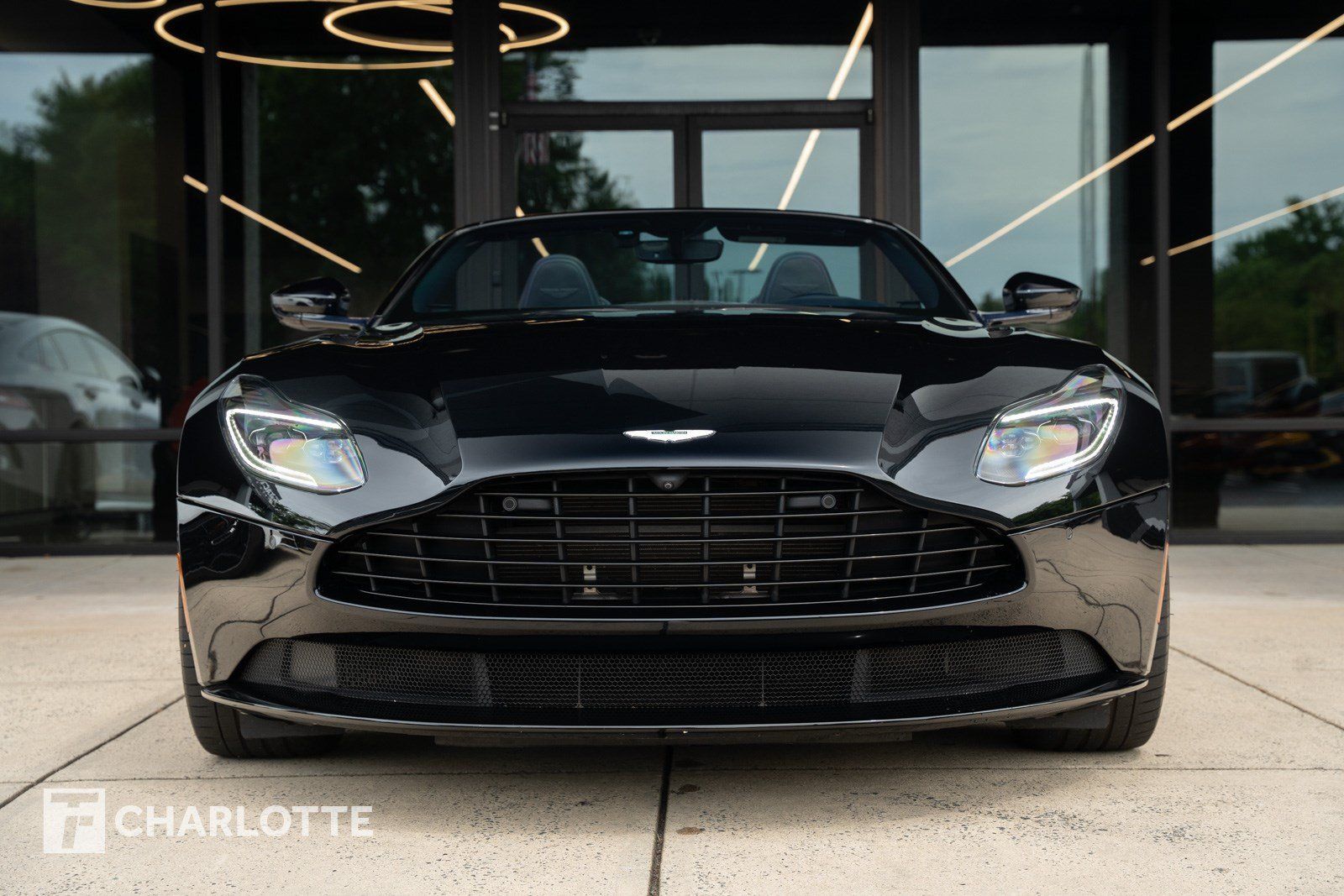 Used 2019 Aston Martin DB11 Volante RWD image 5