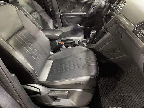 Used 2022 Volkswagen Tiguan SE R-Line image 14