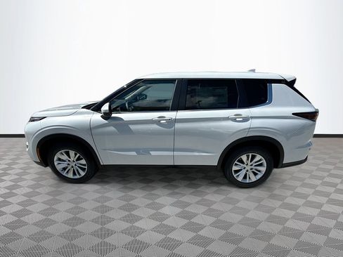 New 2026 Mitsubishi Outlander ES image 4