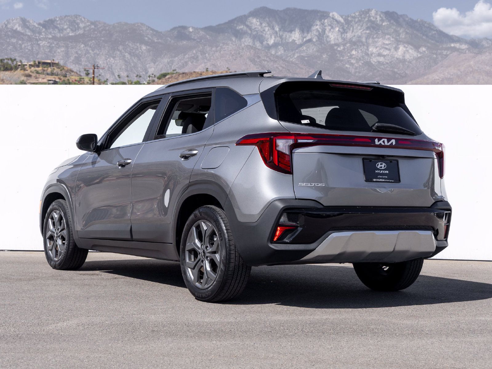 Used 2024 Kia Seltos S FWD image 4