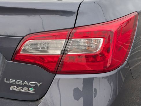 Used 2017 Subaru Legacy 2.5i Premium image 17