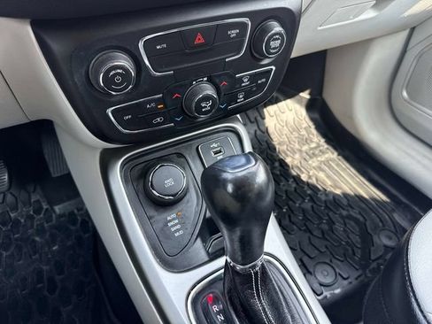 Used 2021 Jeep Compass Latitude AWD/4WD image 22