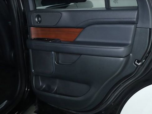 Used 2024 Lincoln Navigator Reserve image 33