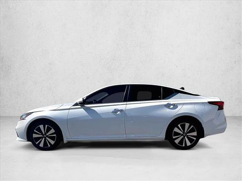 Used 2021 Nissan Altima 2.5 SV FWD image 6