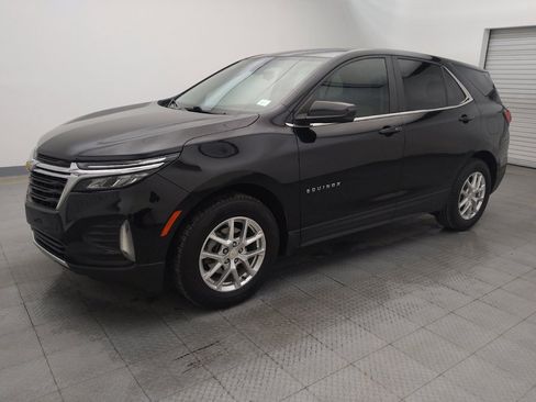 Used 2022 Chevrolet Equinox LT w/ Driver Convenience Package image 2