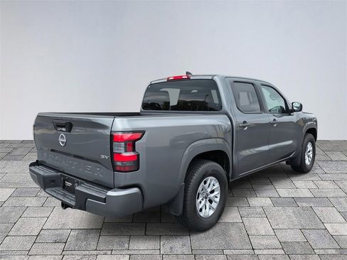 Used 2024 Nissan Frontier SV image 7