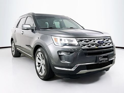 Used 2018 Ford Explorer Limited FWD image 2