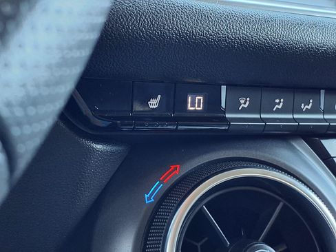 Used 2025 Chevrolet Blazer LT w/ Midnight/Sport Edition FWD image 5