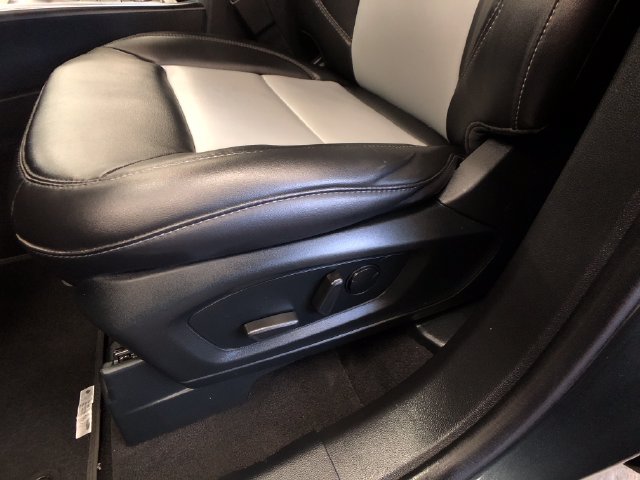 Certified 2024 Ford Explorer XLT w/ Equipment Group 202A AWD/4WD image 11