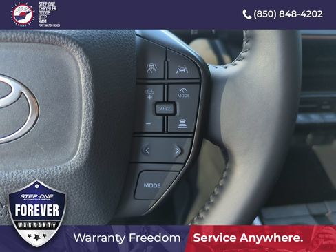 Used 2025 Toyota Prius LE FWD image 21