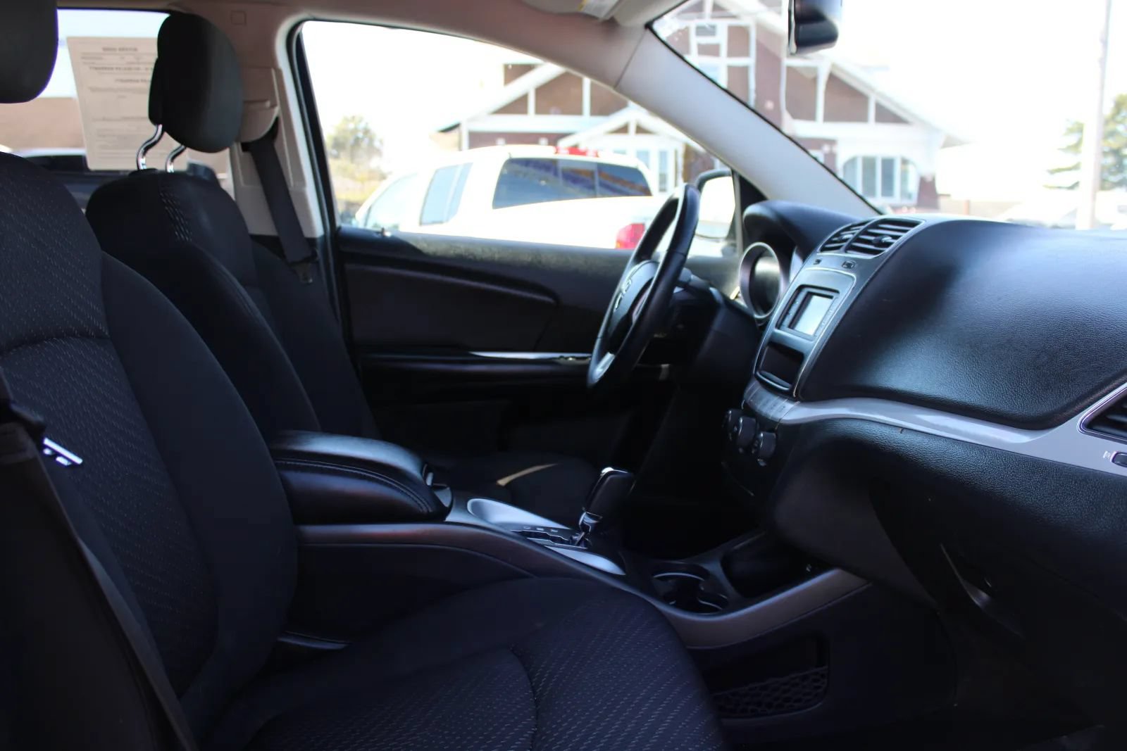 Used 2017 Dodge Journey SE w/ Flexible Seating Group FWD image 17