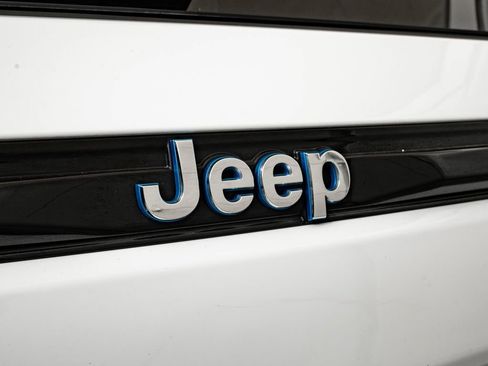 Used 2022 Jeep Grand Cherokee Limited 4xe w/ Luxury Tech Group II AWD/4WD image 18