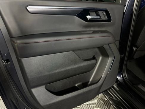 Used 2025 Chevrolet Suburban RST image 29