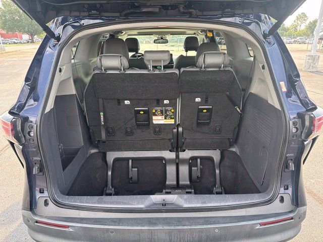 Used 2023 Toyota Sienna XLE FWD image 20