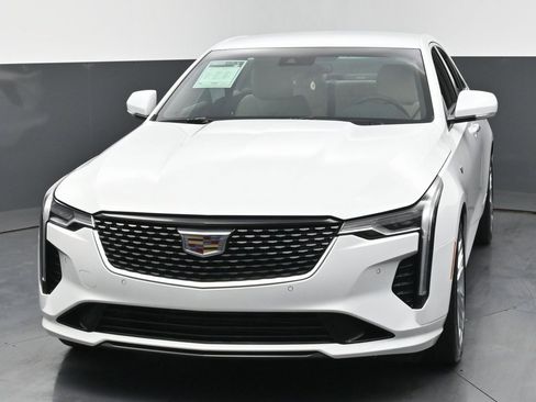 Used 2025 Cadillac CT4 Premium Luxury image 7
