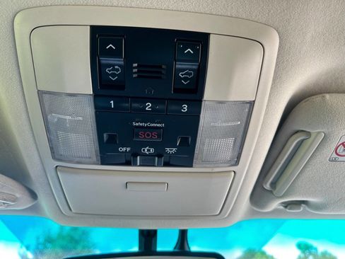 Used 2011 Lexus GX 460 Premium image 30