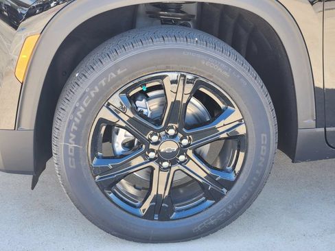 New 2027 Chevrolet Traverse LT w/ Midnight/Sport Edition FWD image 8