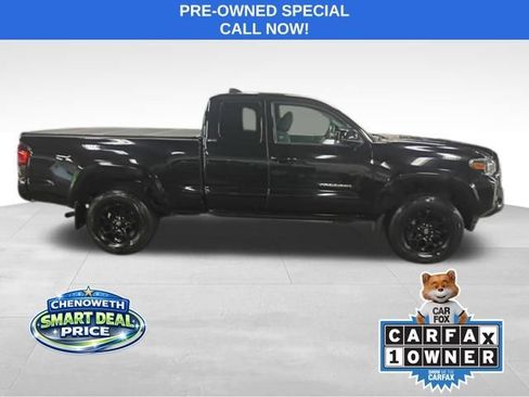 Used 2022 Toyota Tacoma SR5 AWD/4WD image 4