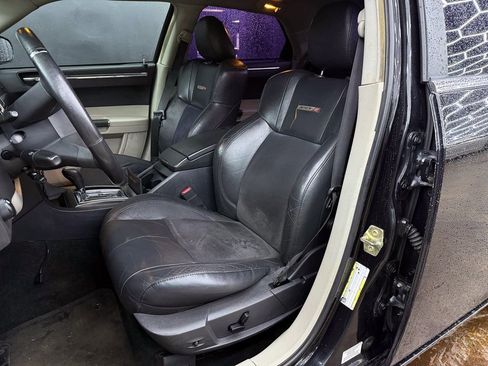 Used 2006 Chrysler 300 SRT8 w/ SRT Option Group II image 17