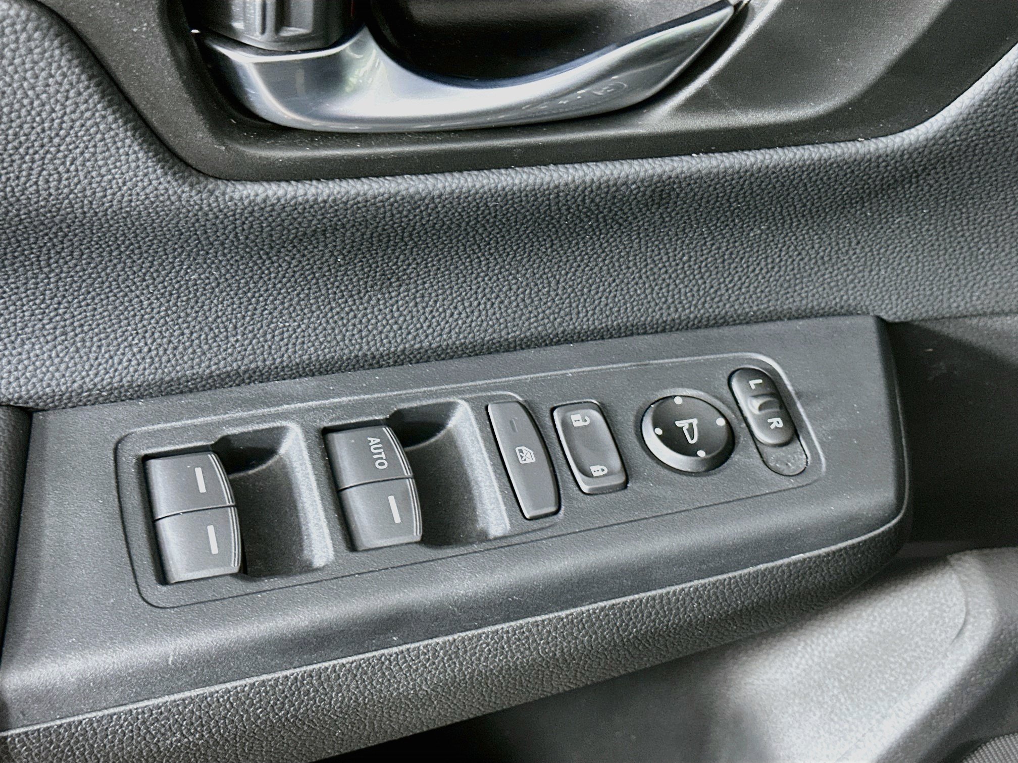 Used 2024 Honda CR-V LX image 15