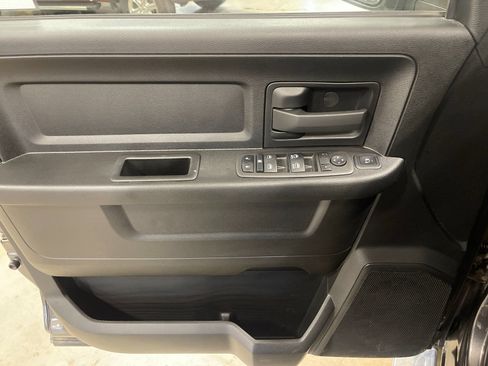 Used 2024 RAM 2500 Tradesman w/ Chrome Appearance Group AWD/4WD image 12