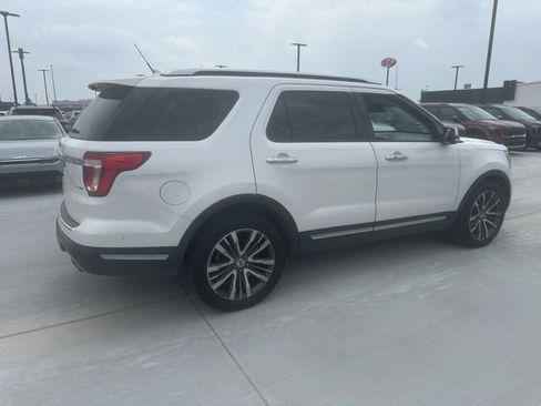 Used 2018 Ford Explorer Platinum AWD/4WD image 17