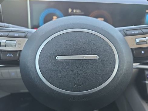 Used 2025 Hyundai Tucson SE image 5