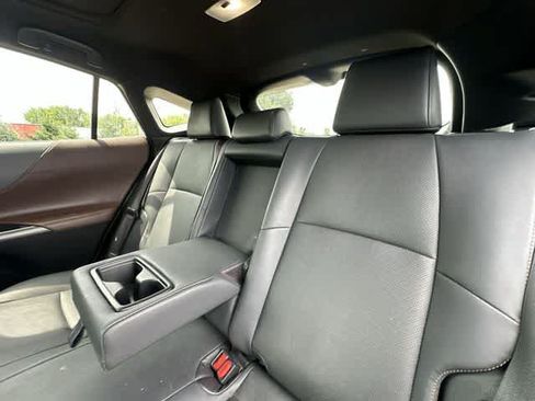 Used 2023 Toyota Venza Limited AWD/4WD image 16
