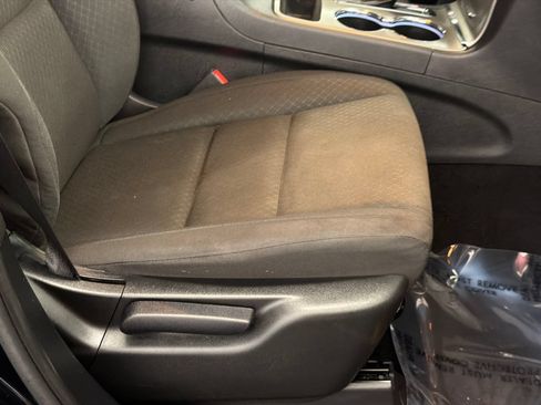 Used 2021 Jeep Grand Cherokee Laredo AWD/4WD image 11
