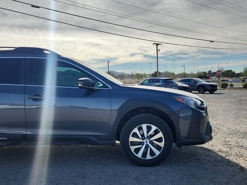 Used 2024 Subaru Outback Premium image 4