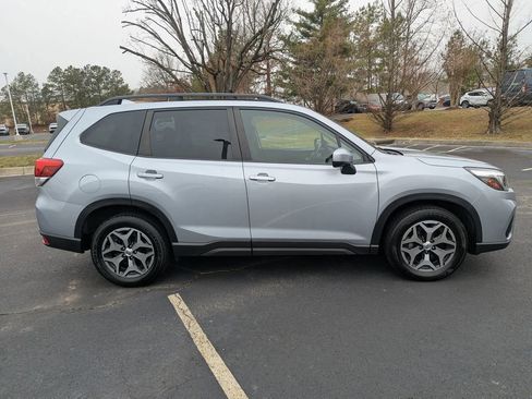 Used 2019 Subaru Forester Premium image 9