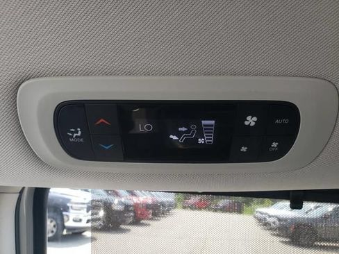 Used 2024 Chrysler Pacifica Touring-L w/ Road Tripper Package AWD/4WD image 14