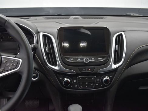 Used 2023 Chevrolet Equinox Premier AWD/4WD image 14