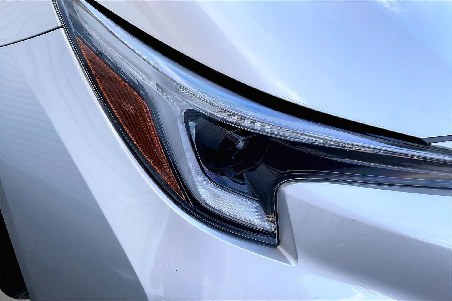 Used 2025 Toyota Corolla SE FWD image 28