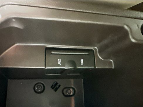 Used 2011 Chevrolet Cruze LT image 36