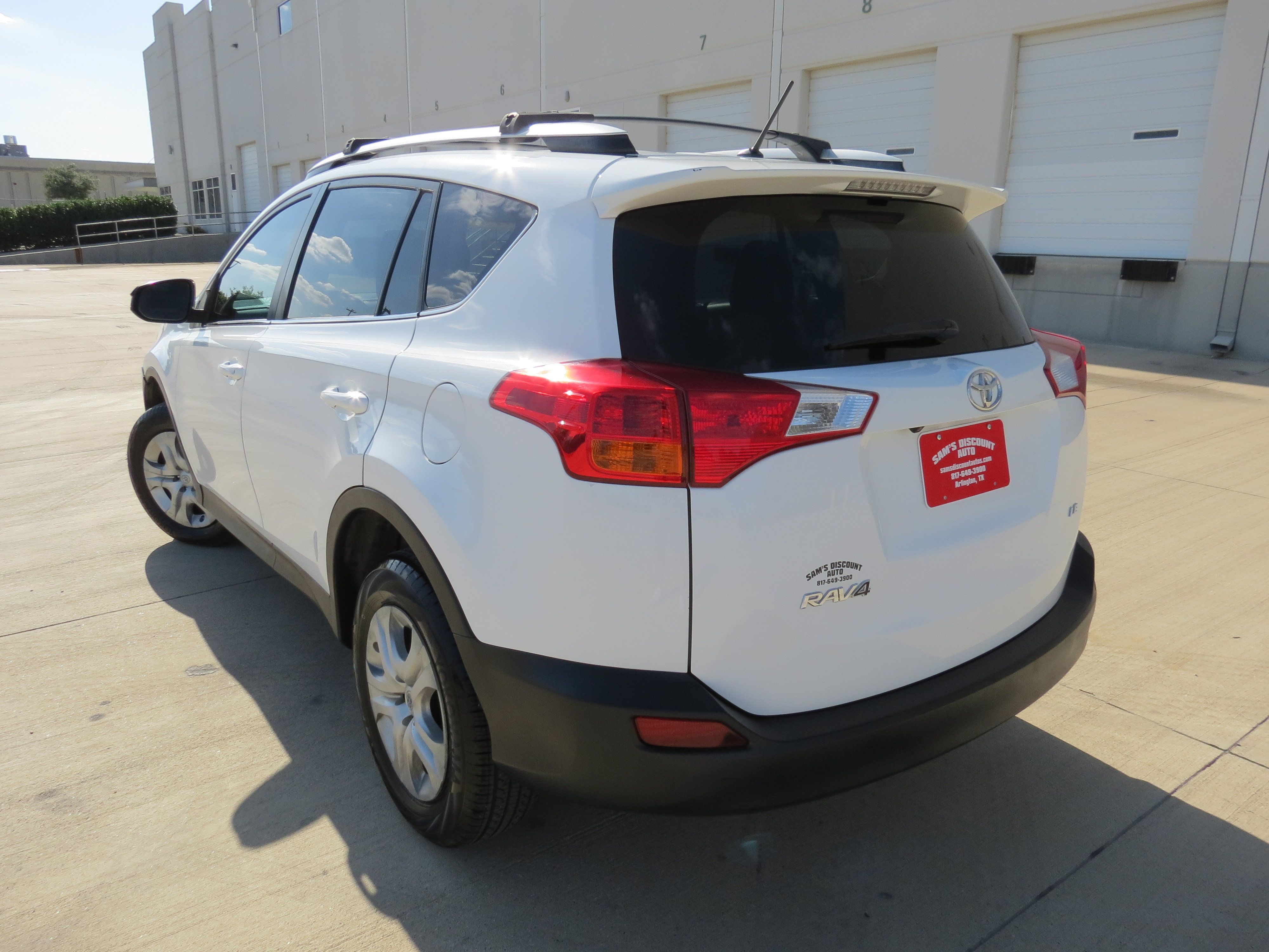 Used 2015 Toyota RAV4 LE FWD image 5